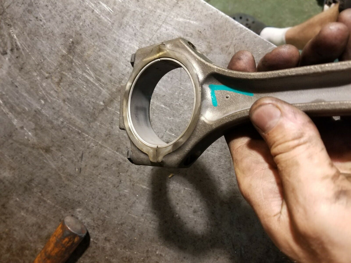 97326773 2001 - 2006 DURAMAX TURBO DIESEL 6.6 CONNECTING ROD LB7 LLY
