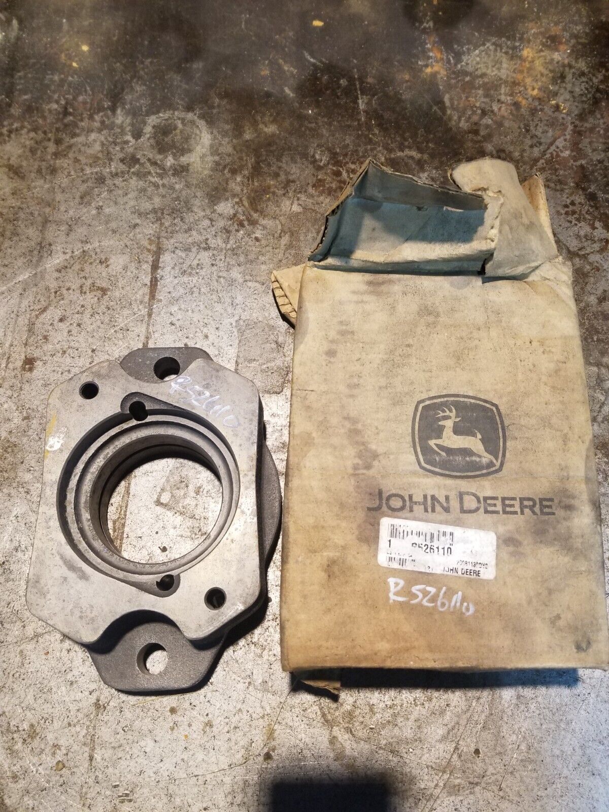 John Deere Housing - R526110