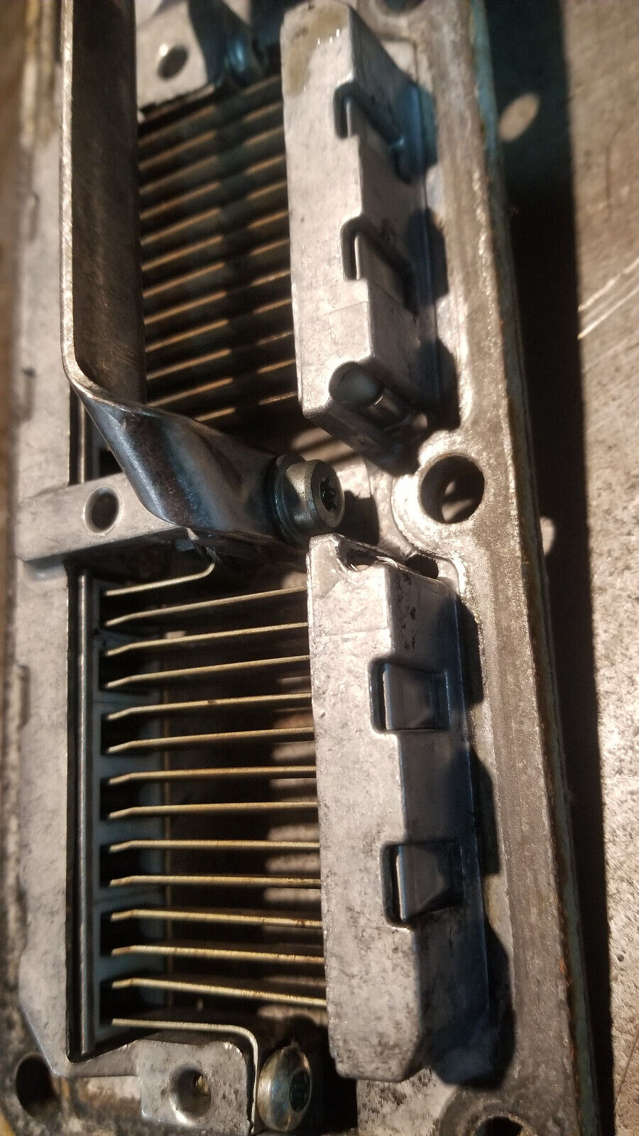 2011 CUMMINS 6.7 6.7L INTAKE MANIFOLD GRID HEATER 4940346