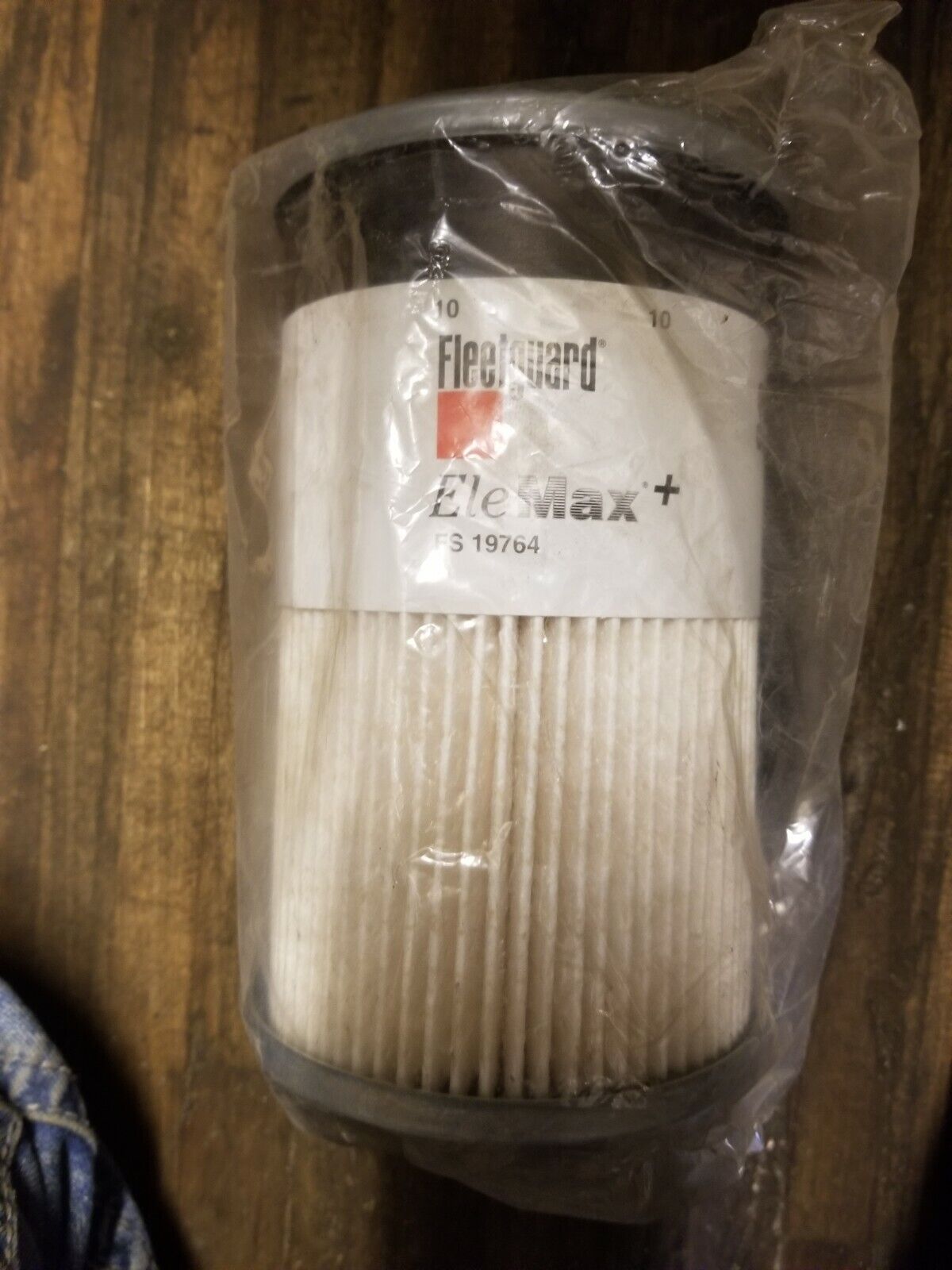 fs19764 FLEETGUARD FUEL FILTER