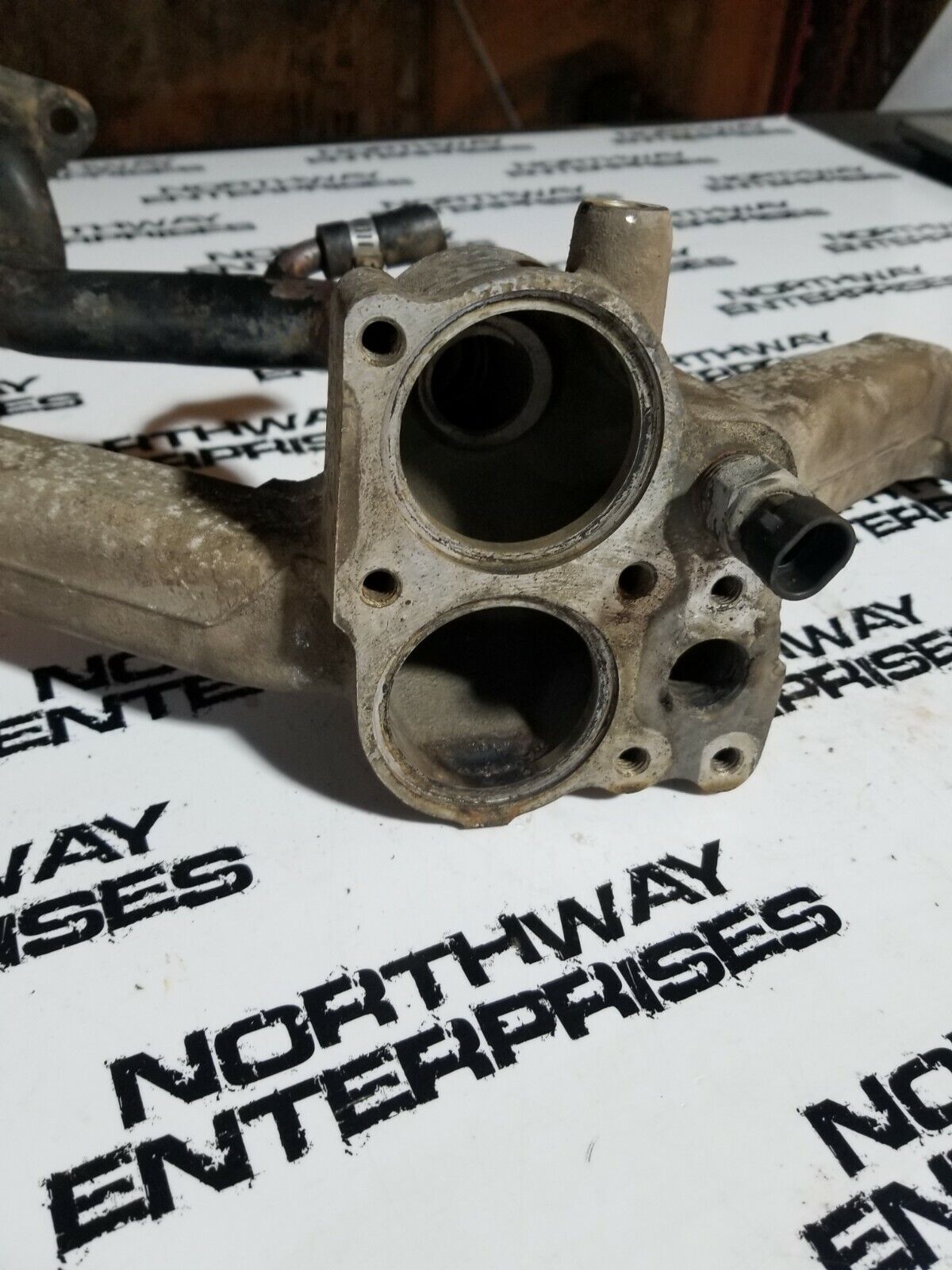 97383583 2001-2007 6.6 DURAMAX TURBO LB7 LLY LBZ Thermostat Housing