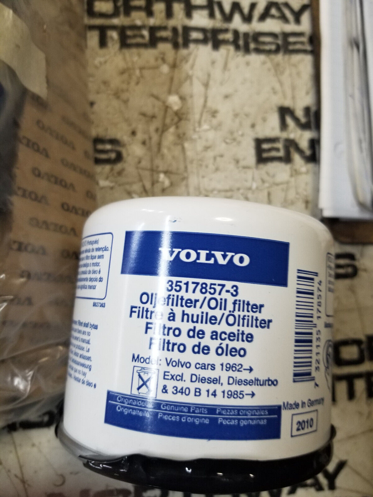 VOLVO OIL FILTER 3517857-3