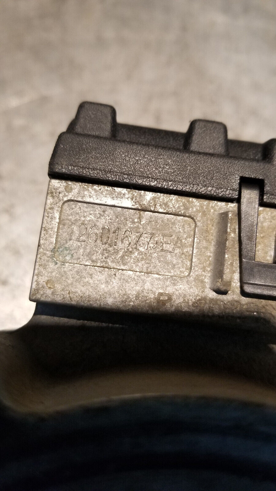 12601677 GM 11-16 2500 3500 HD 6.6L Diesel Turbo Pre Heater