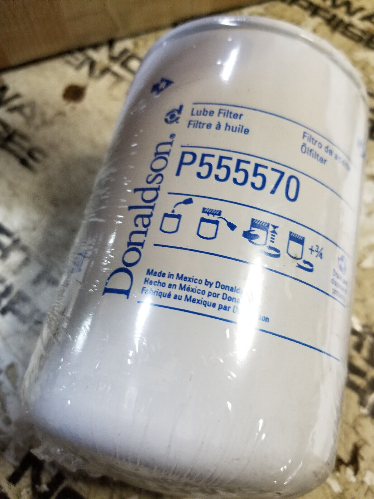 LOT OF 8PC - Donaldson Lube Filter Spin-on Full Flow- P555570