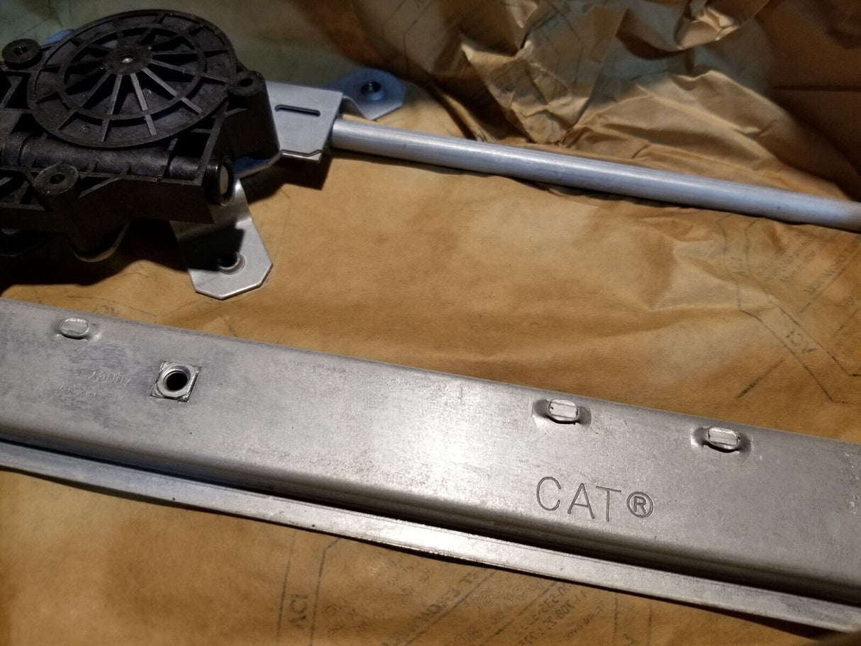 CATERPILLAR 319-6257 556.5mm Length Left Hand Side Regulator 3196257 775G 773G 7