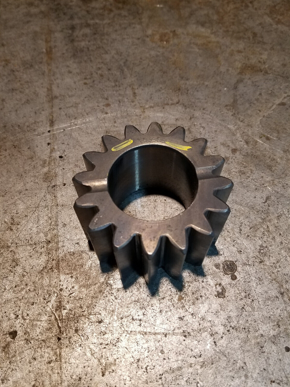 JOHN DEERE T53988 GEAR