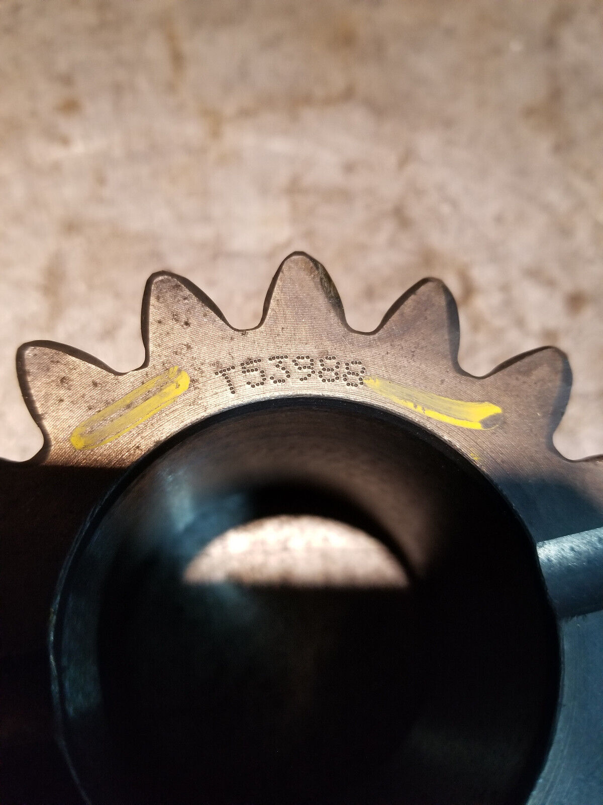 JOHN DEERE T53988 GEAR