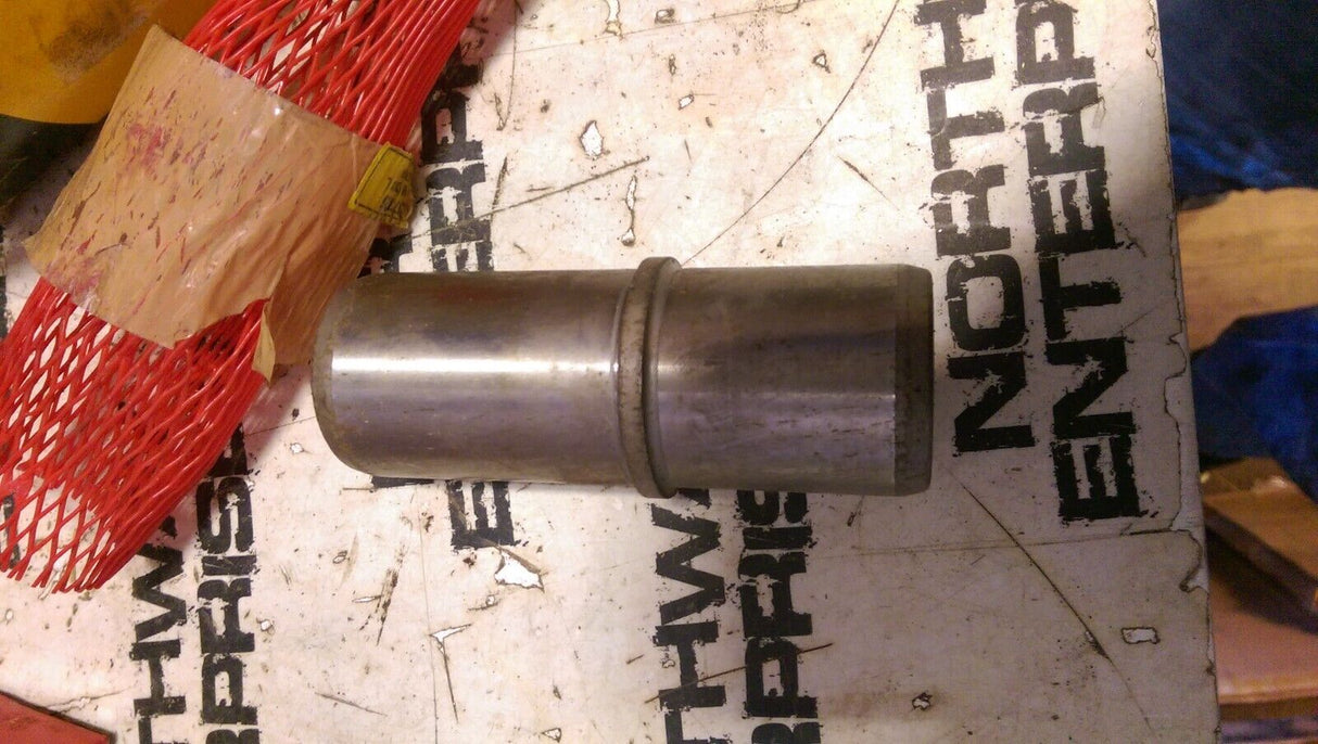 JOHN DEERE L57725 New Pivot Pin