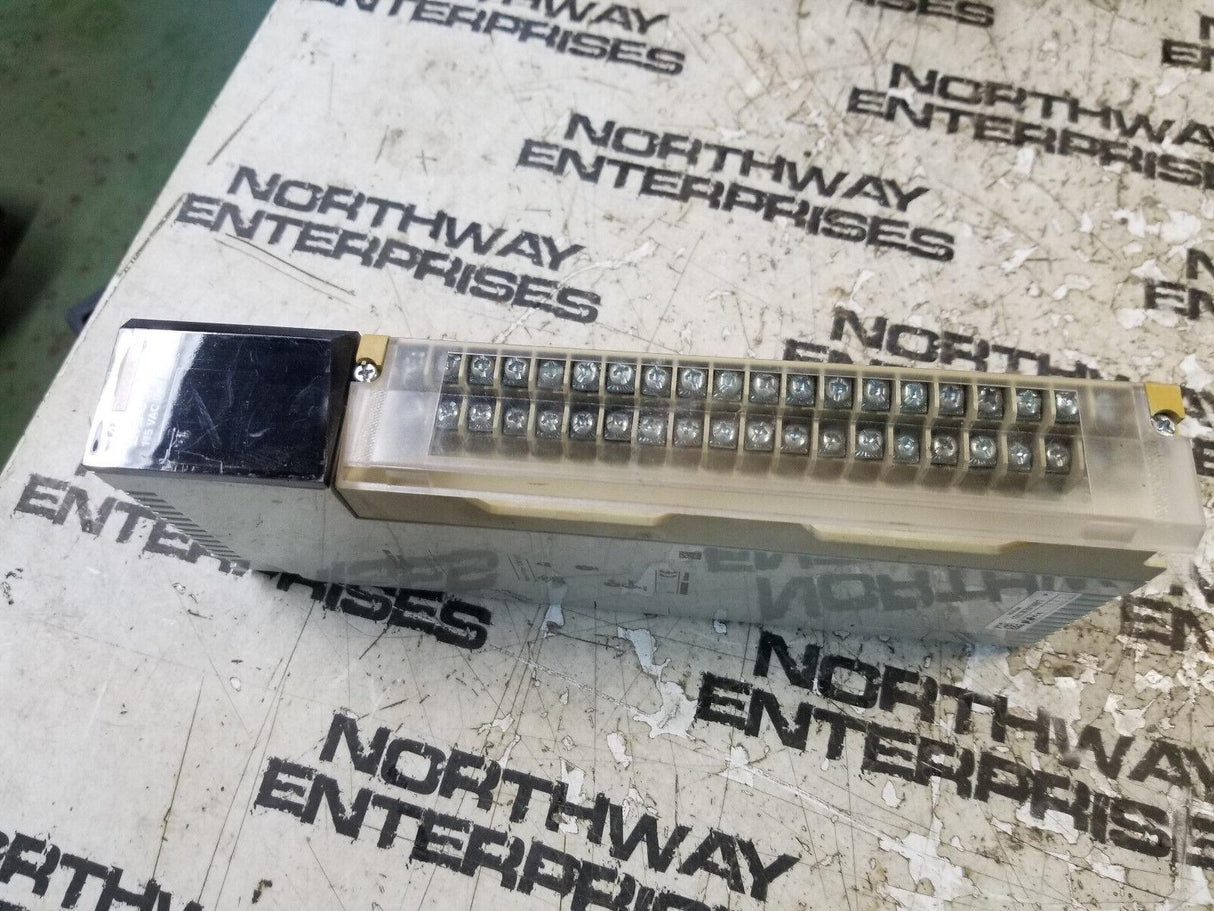 Schneider Electric 140-DAI-540-00 16 Point Discrete Input Module 140DAI54000