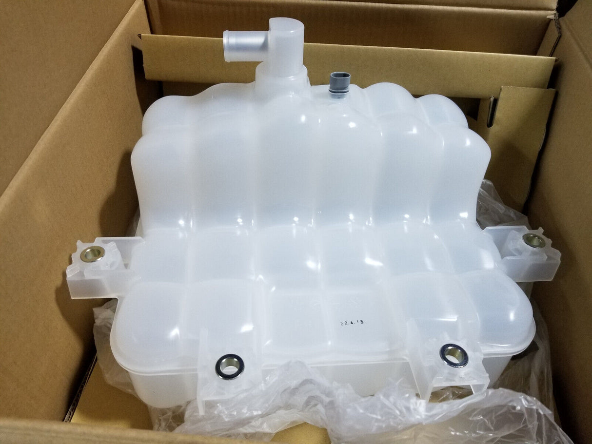 369-2207 8.96 Liter Coolant Tank 3692207