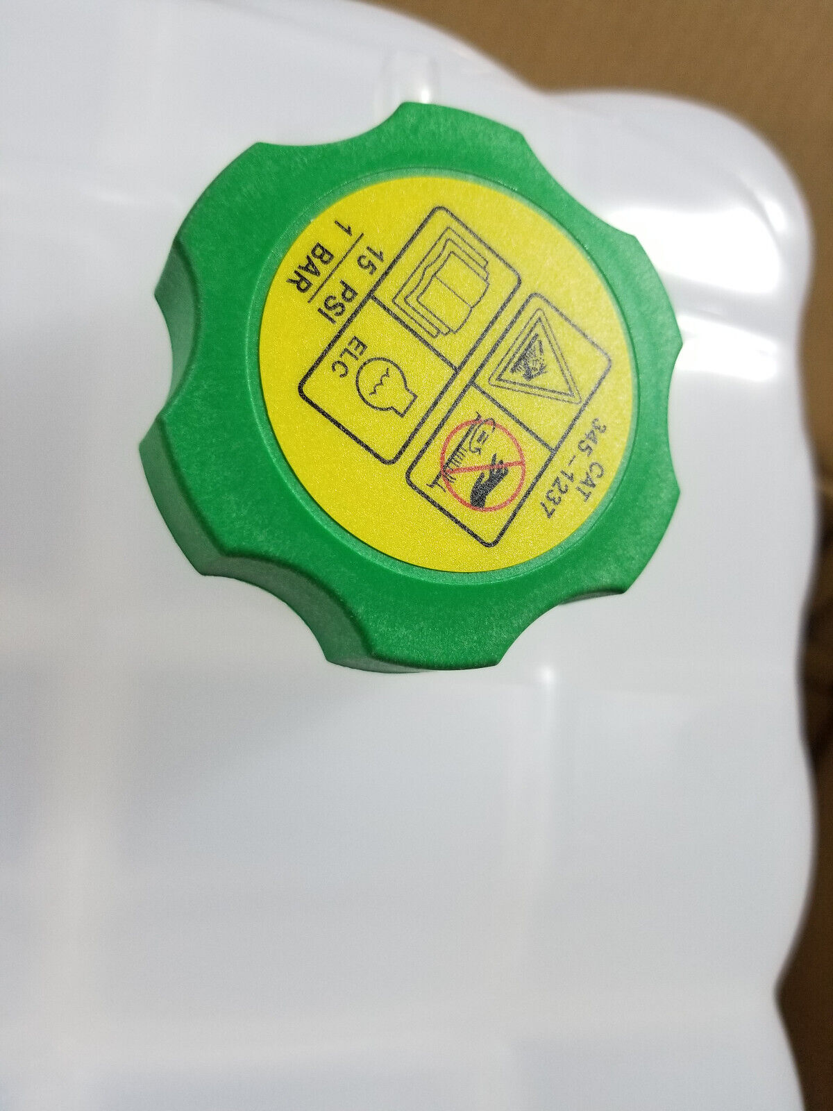 369-2207 8.96 Liter Coolant Tank 3692207