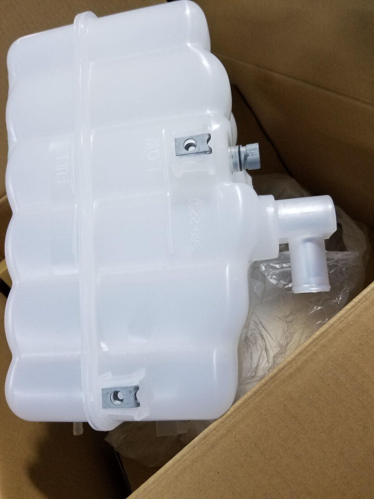 369-2207 8.96 Liter Coolant Tank 3692207