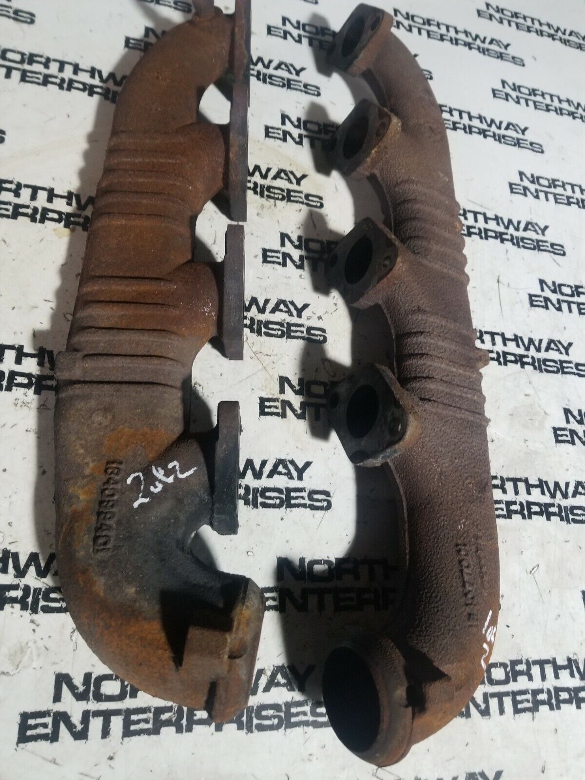 Ford Powerstroke 6.0 6L Diesel Exhaust Manifolds Set of 2 1840770C1 18409904C1