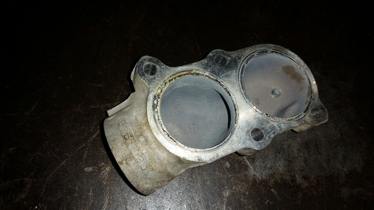 01 02 03 04 2001-2004 6.6 DURAMAX TURBO LB7 DIESEL Thermostat Housing 97225886