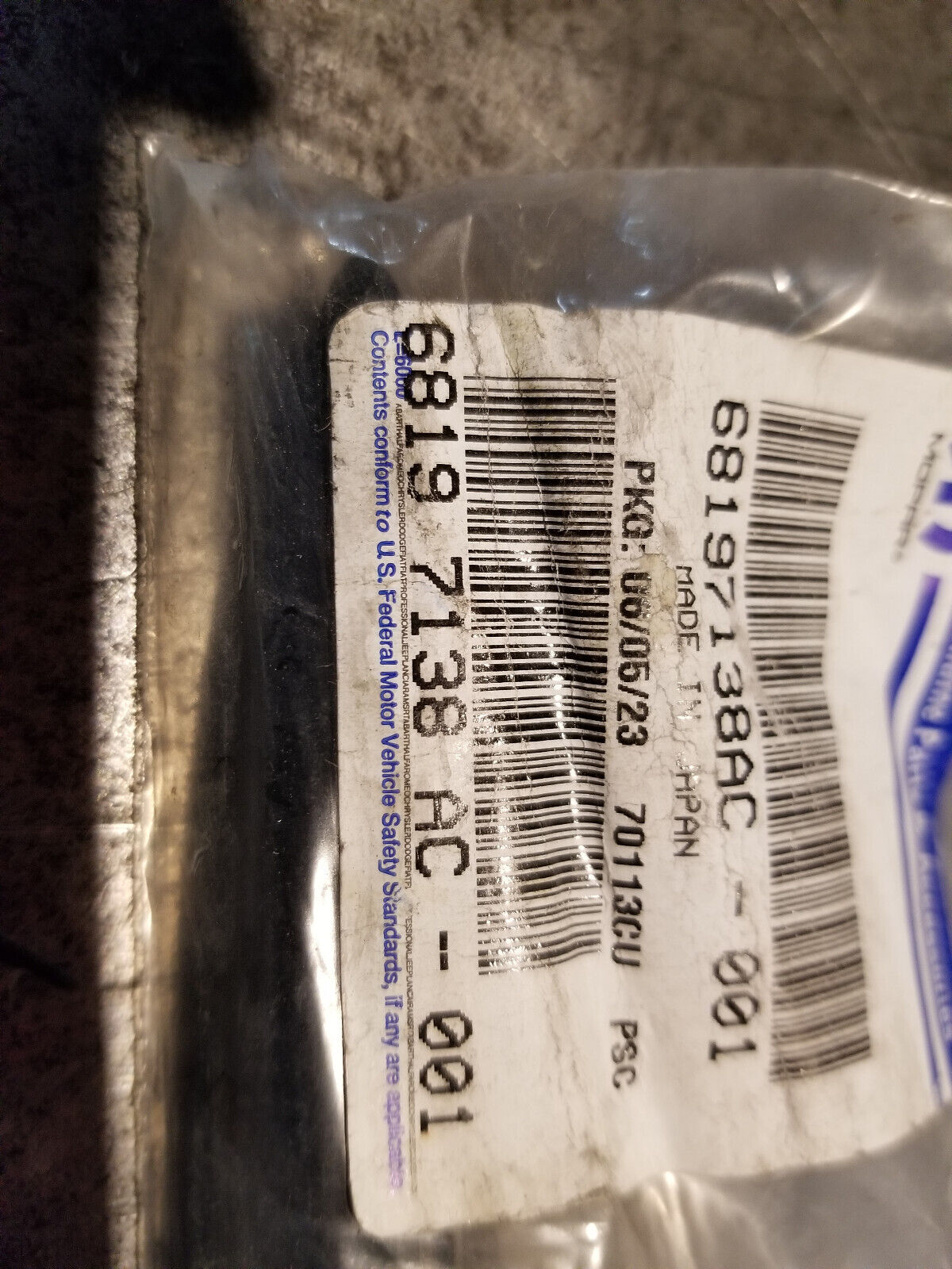 MOPAR New Genuine Mopar Blade Front Wiper OE 68197138AA
