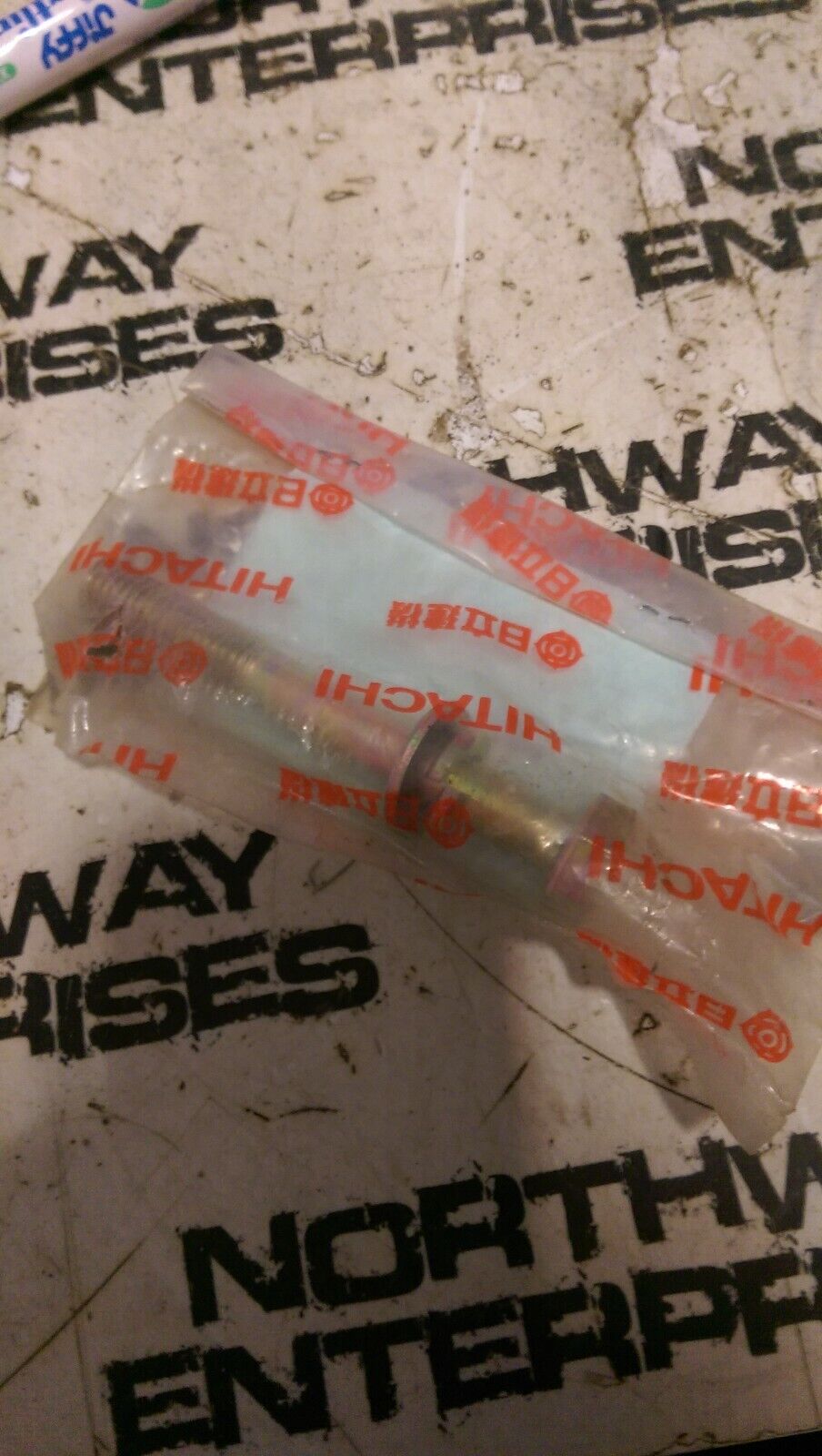 J021295 HITACHI BOLT