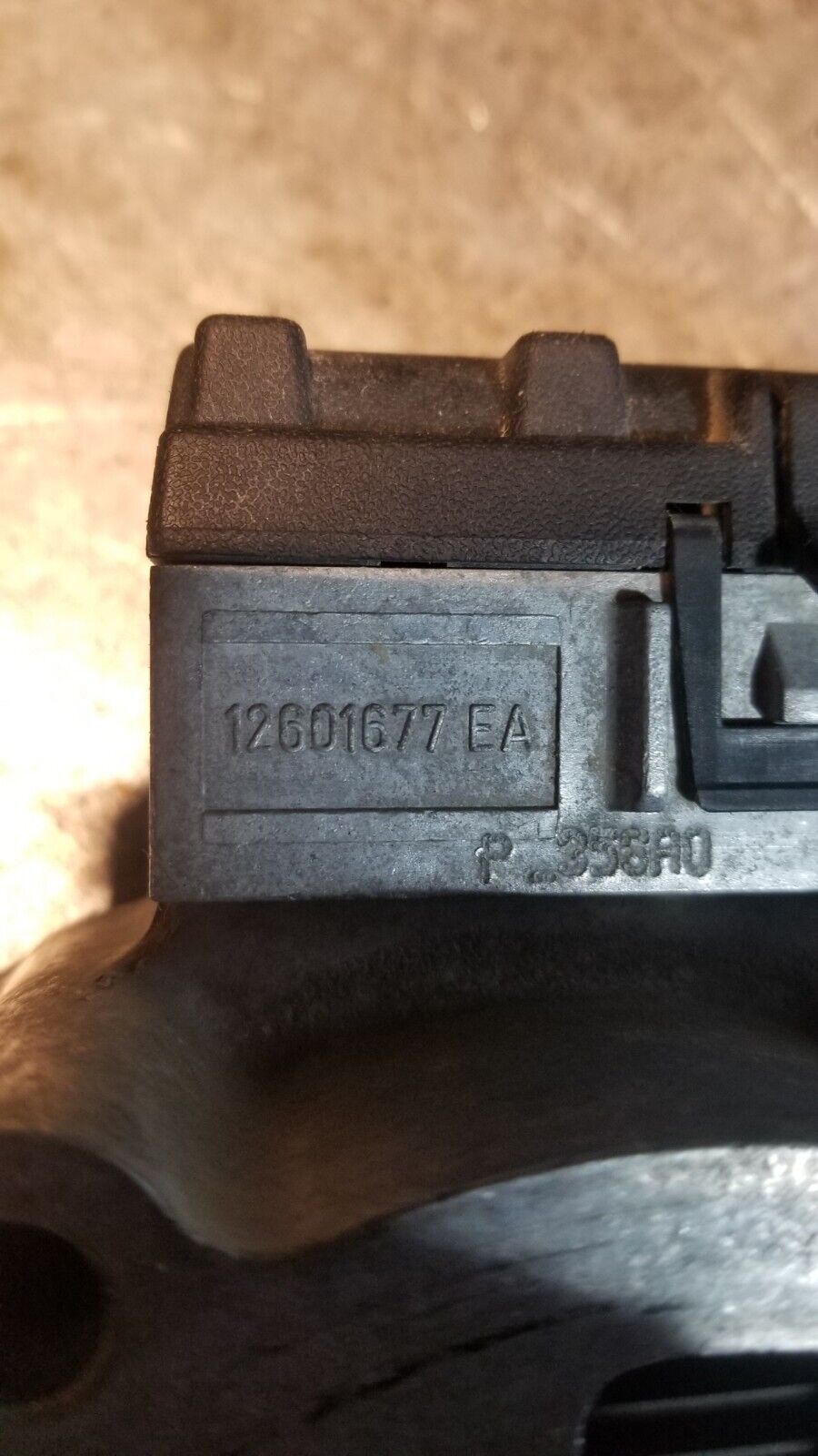 12601677 GM 11-16 2500 3500 HD 6.6L Diesel Turbo Pre Heater re221