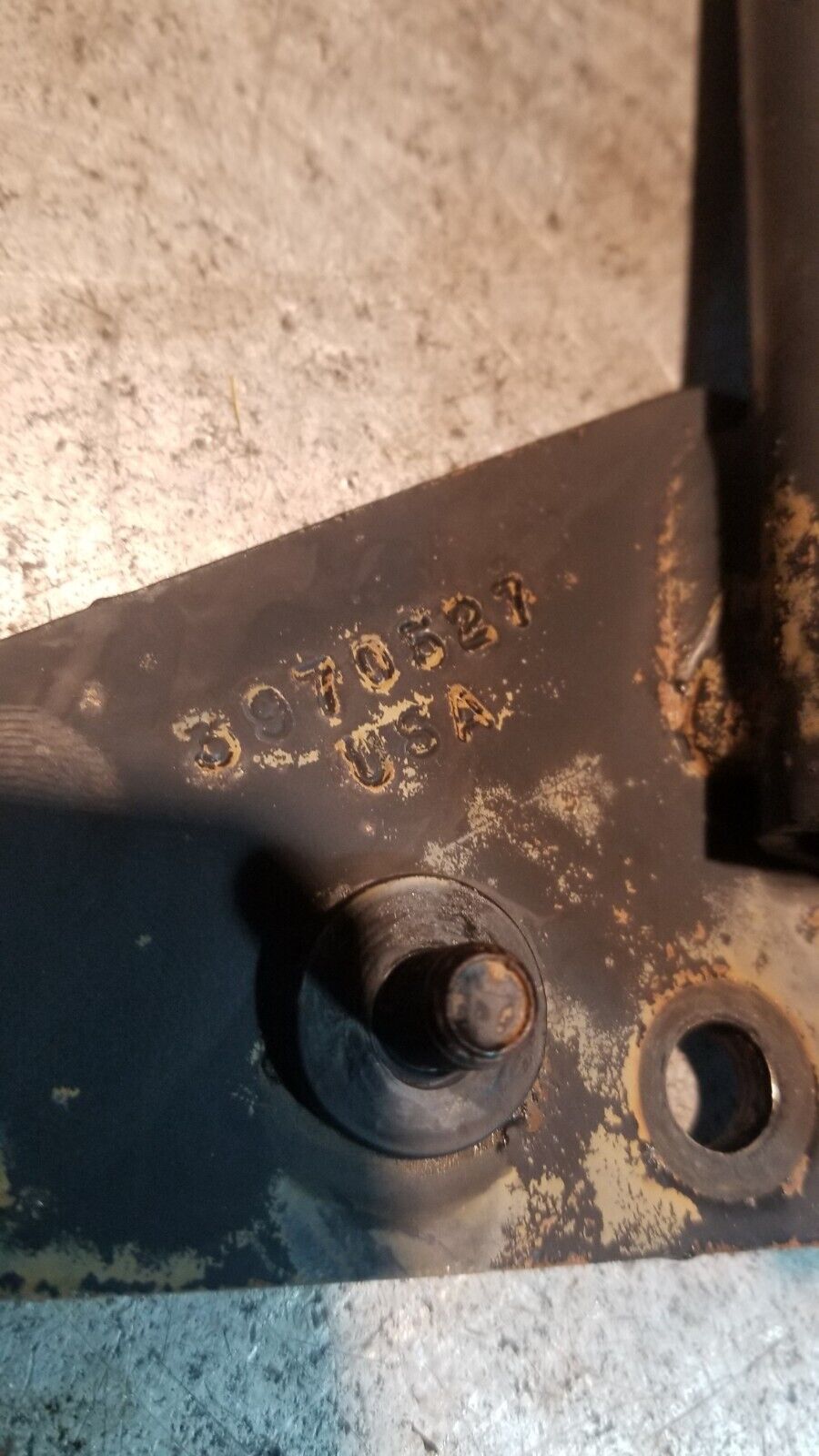 3970527 CUMMINS FAN SHROUD BRACKET