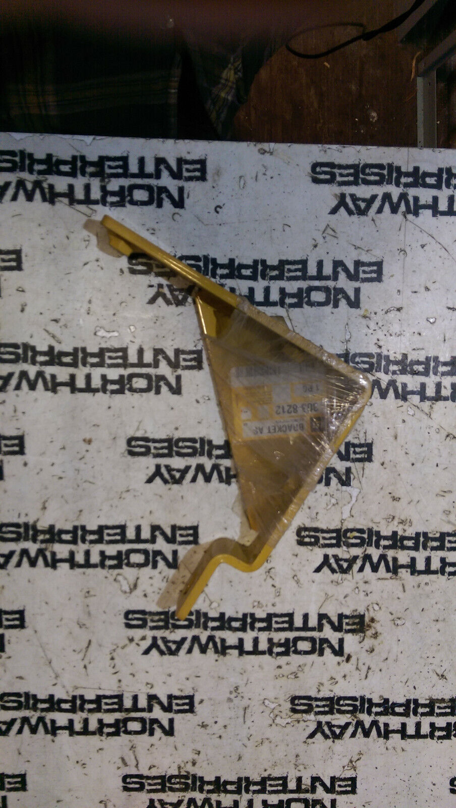 Cat 303-8212 BRACKET