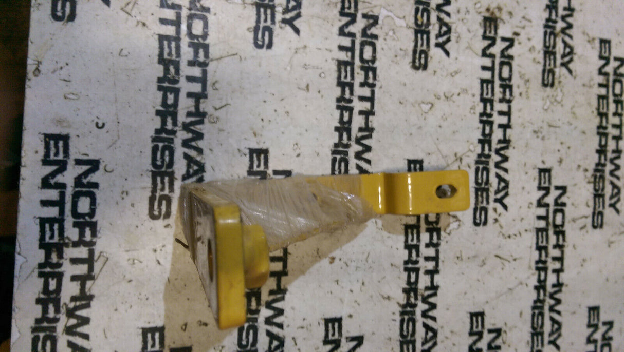 Cat 303-8212 BRACKET