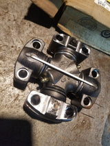 John Deere Pinion - AT74269 UNIVERSAL JOINT ref42