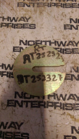 AT252327 JOHN DEERE RETAINER