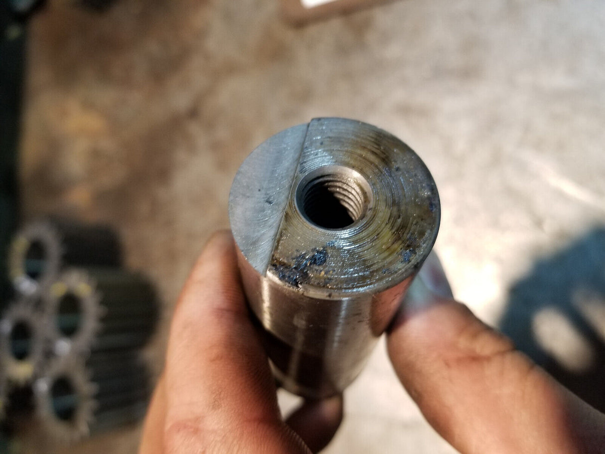 JOHN DEERE T69634 PINION SHAFT