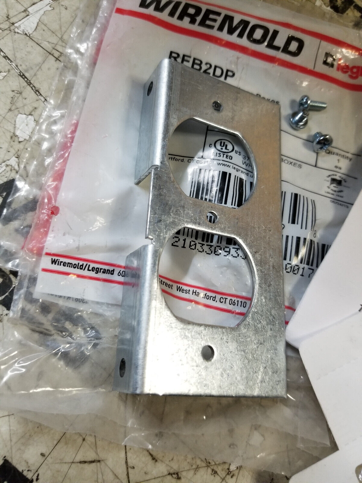 BOX OF 11 PIECES - RFB2DP Series Internal Duplex Receptacle Bracket