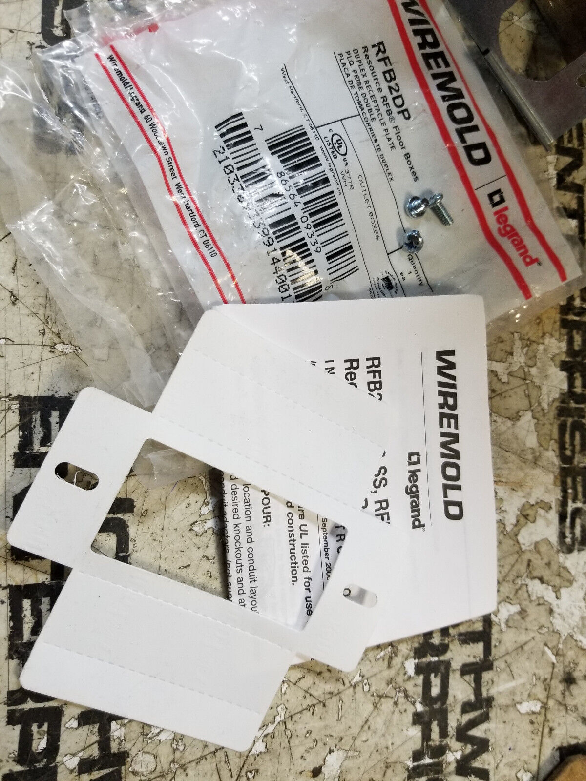 BOX OF 11 PIECES - RFB2DP Series Internal Duplex Receptacle Bracket