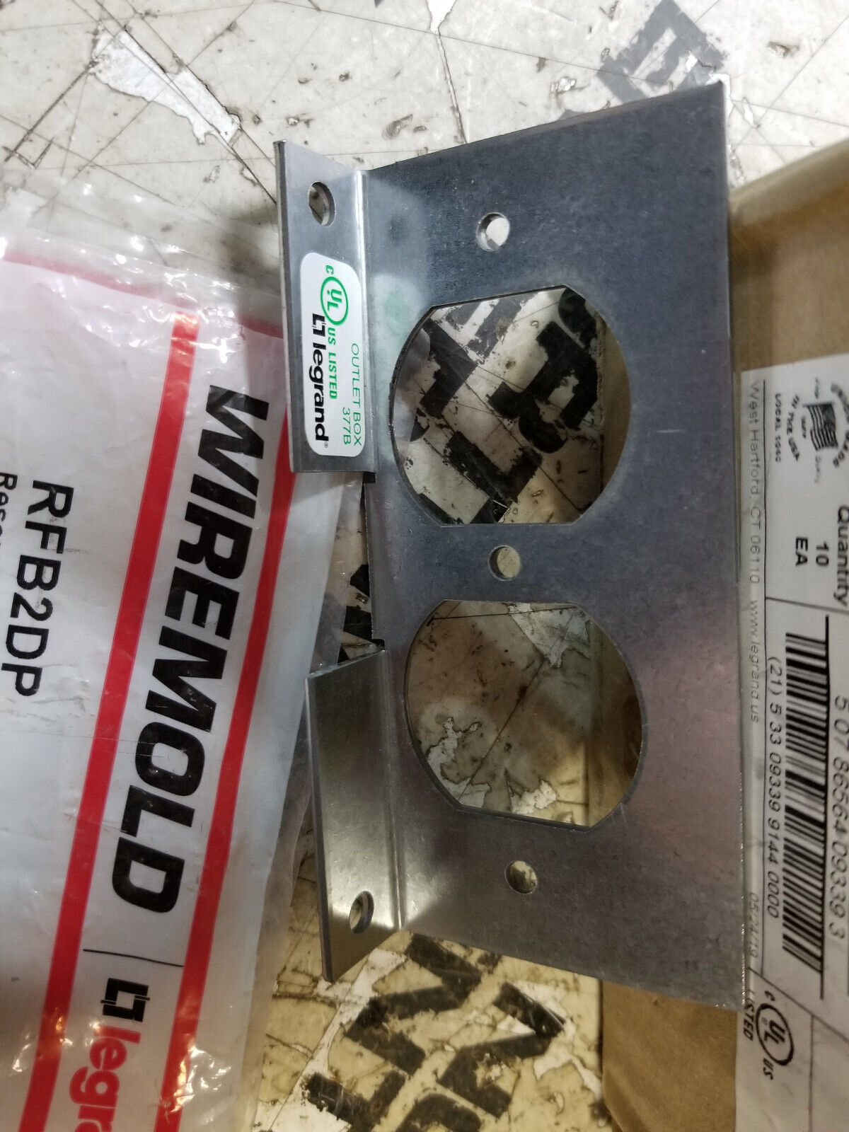 BOX OF 11 PIECES - RFB2DP Series Internal Duplex Receptacle Bracket