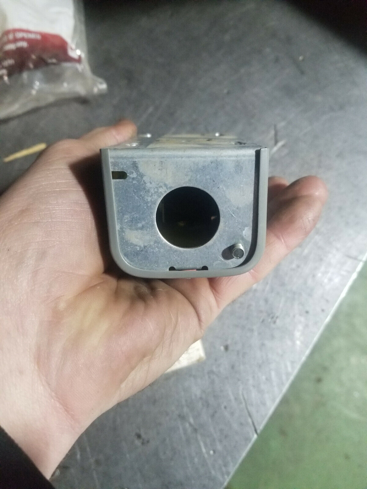 DAYTON 1UHH2 Mech Tstat,Heat or Cool,Steel,110/30F