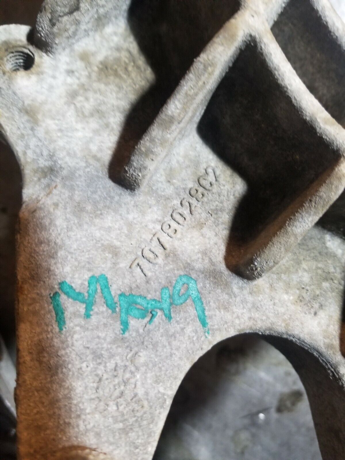 MAXXFORCE DT466E MOUNT BRACKET 7078028C2