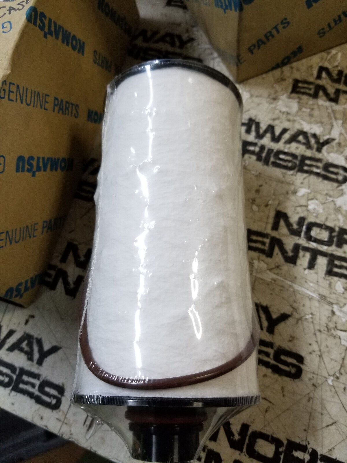 KOMATSU AIR FILTER 600-333-3900 OIL SEPARATOR  6003333900