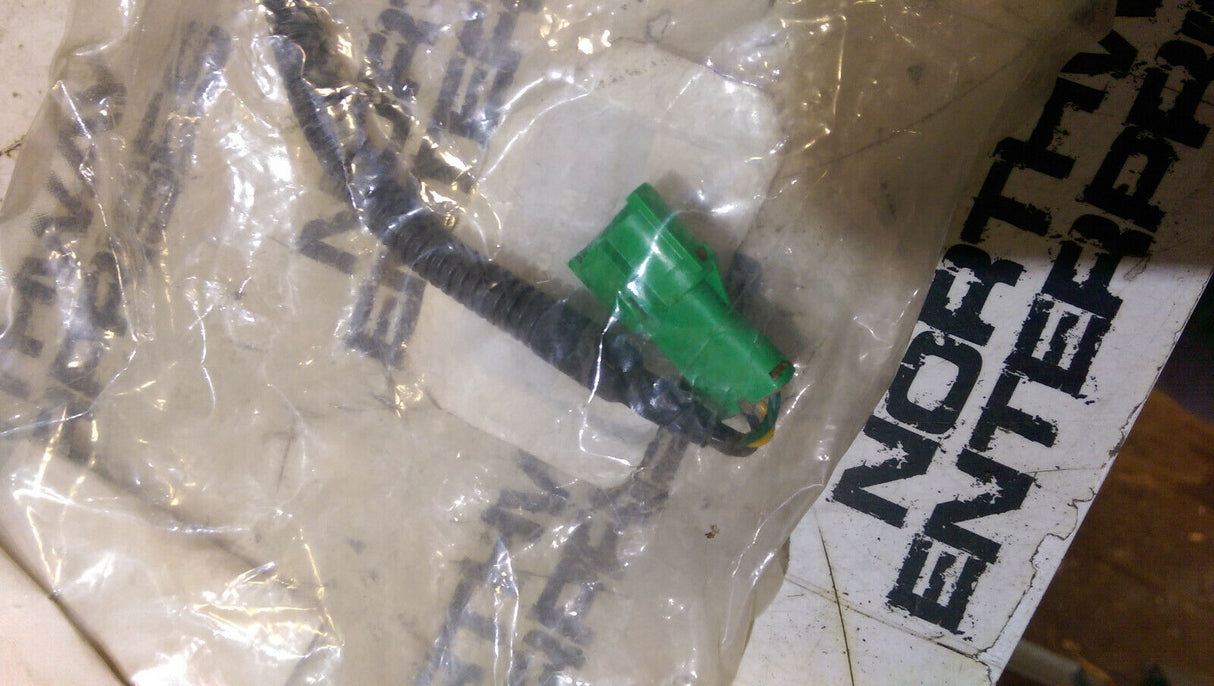 HITACHI H0441045900 ADAPTER