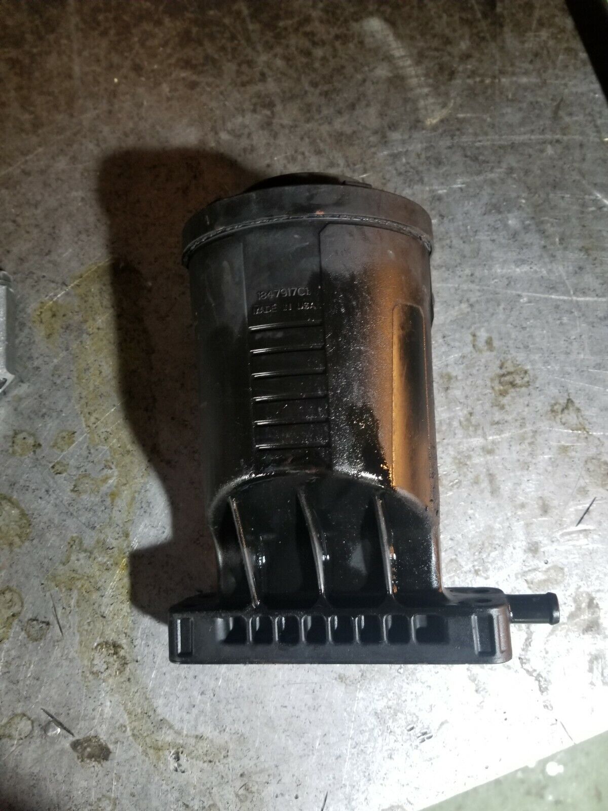 1847917C1 08-10 FORD PICKUP 6.4L OIL FILL SEPARATOR RESERVOIR FACTORY