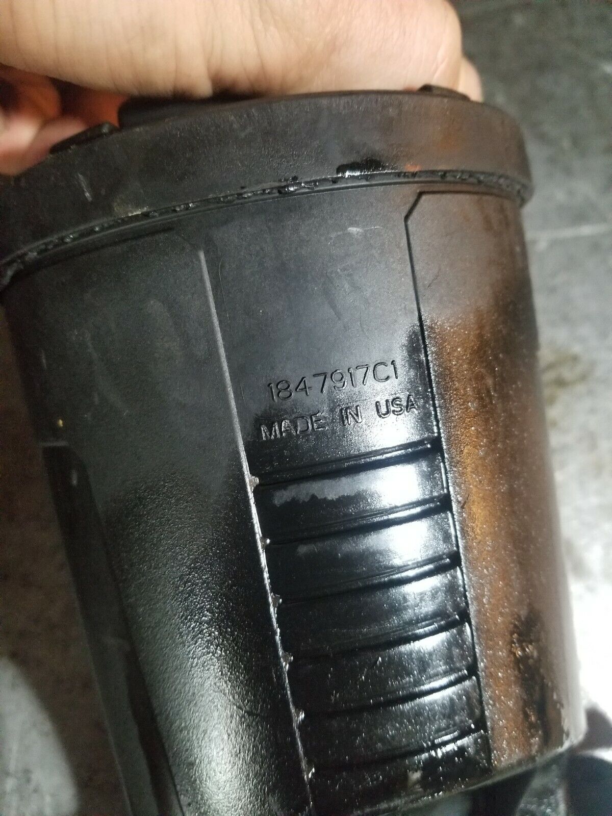 1847917C1 08-10 FORD PICKUP 6.4L OIL FILL SEPARATOR RESERVOIR FACTORY