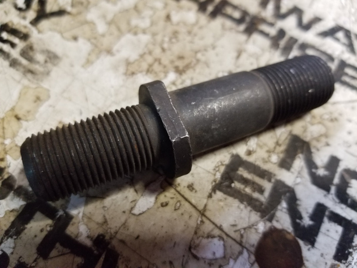 YT580007503 YALE FORKLIFT STUD 580007503