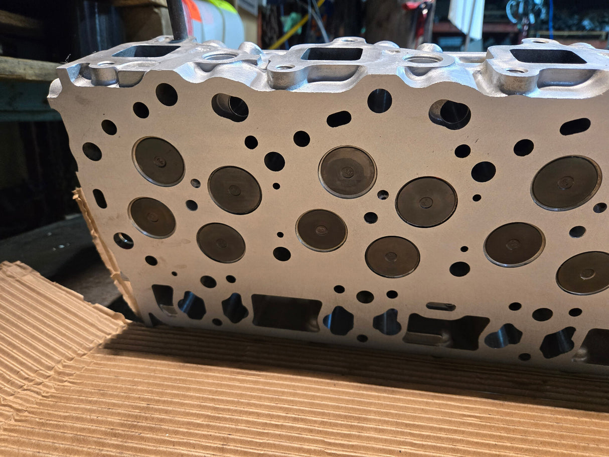 REMAN RH PASSENGER CYLINDER HEAD 6.6 DURAMAX DIESEL LLY VIN 2 97779579 REF8157