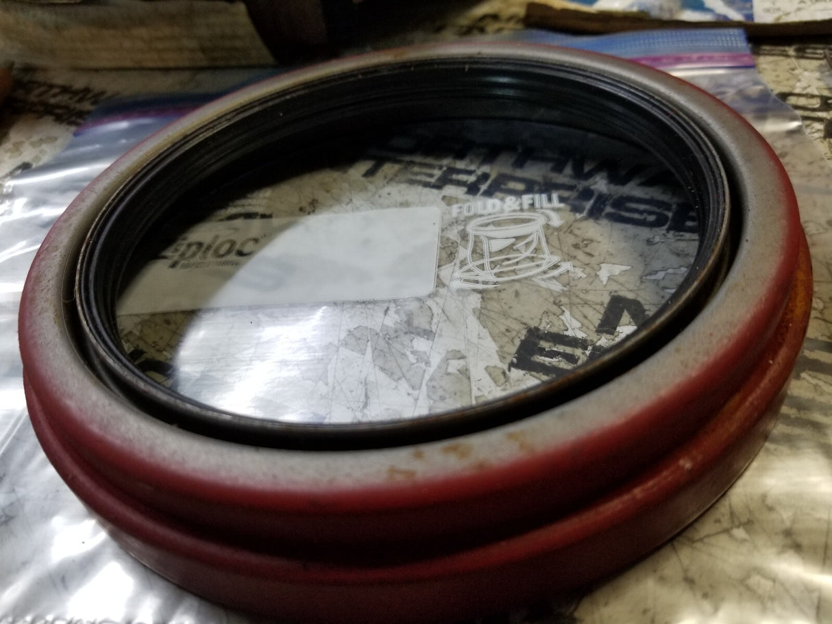 A1205Z1820 PACCAR DRIVE AXLE SEAL