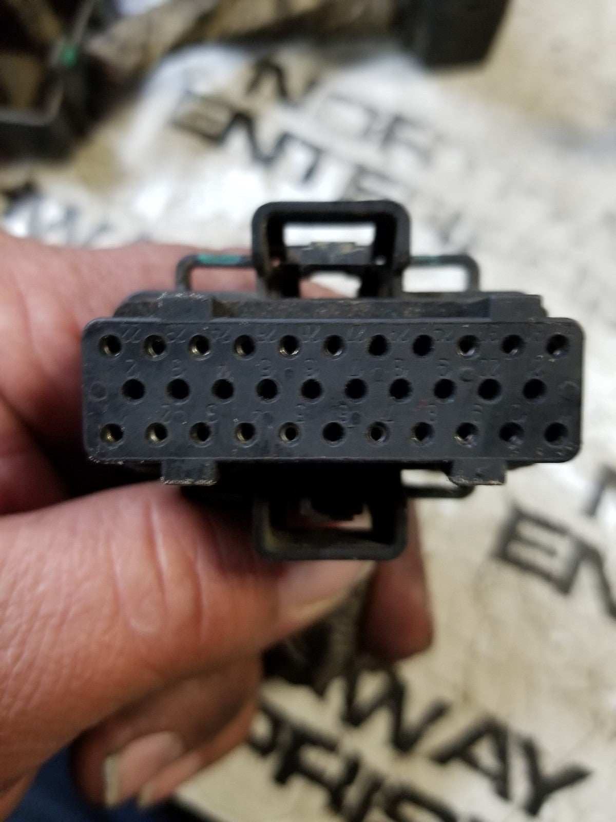 6.0L POWERSTROKE ENGINE HARNESS PIGTAIL CONNECTOR