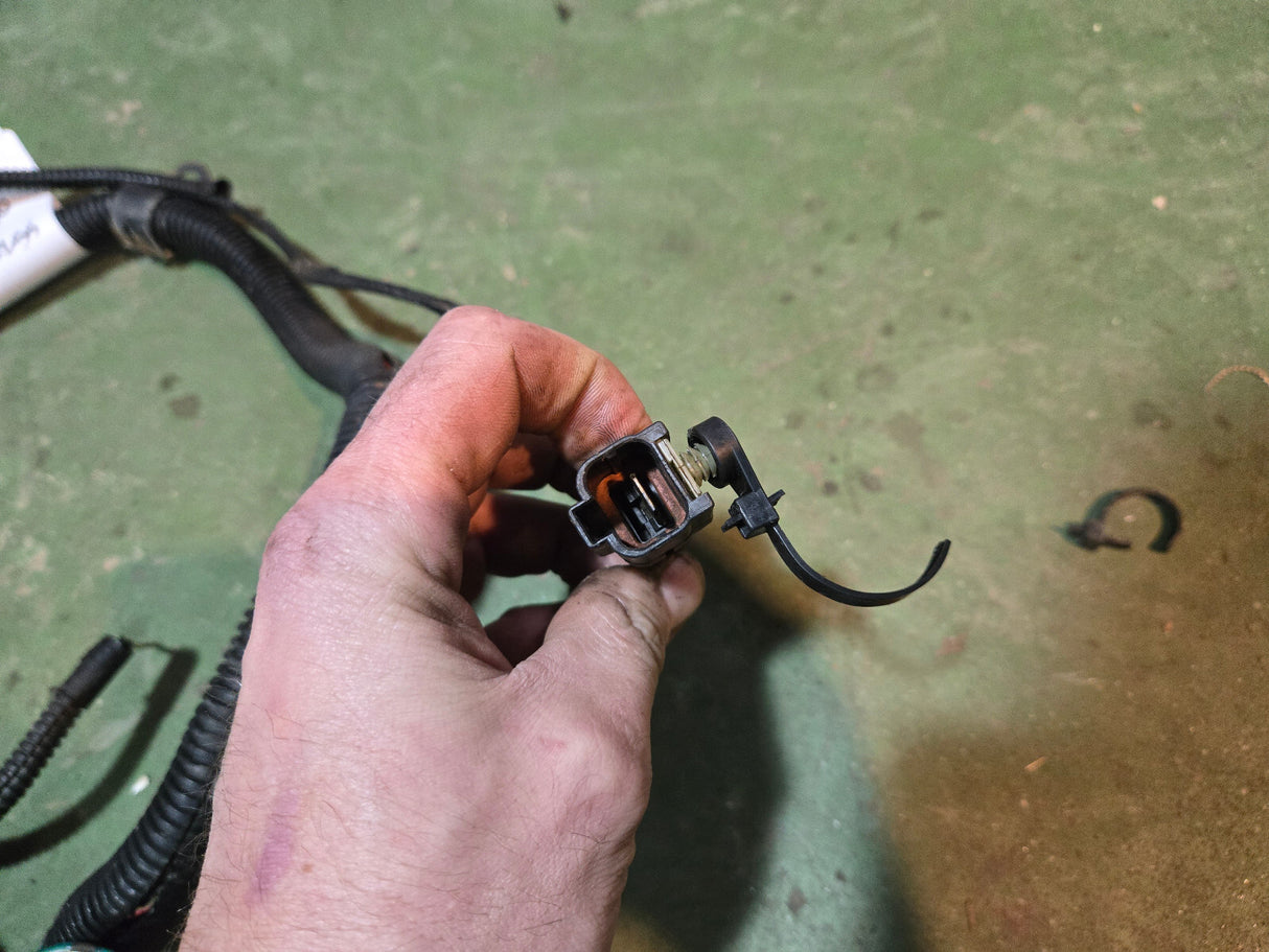 Engine Wire Harness CUMMINS 3965108 TRANS 2003 MOPAR 05114338AA