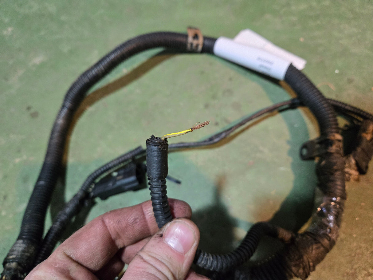Engine Wire Harness CUMMINS 3965108 TRANS 2003 MOPAR 05114338AA