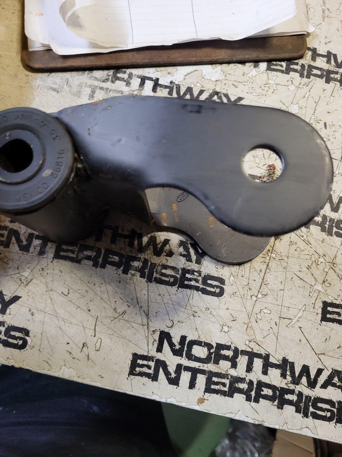 7C3Z-5776-B FORD SHACKLE 7C3Z5776B