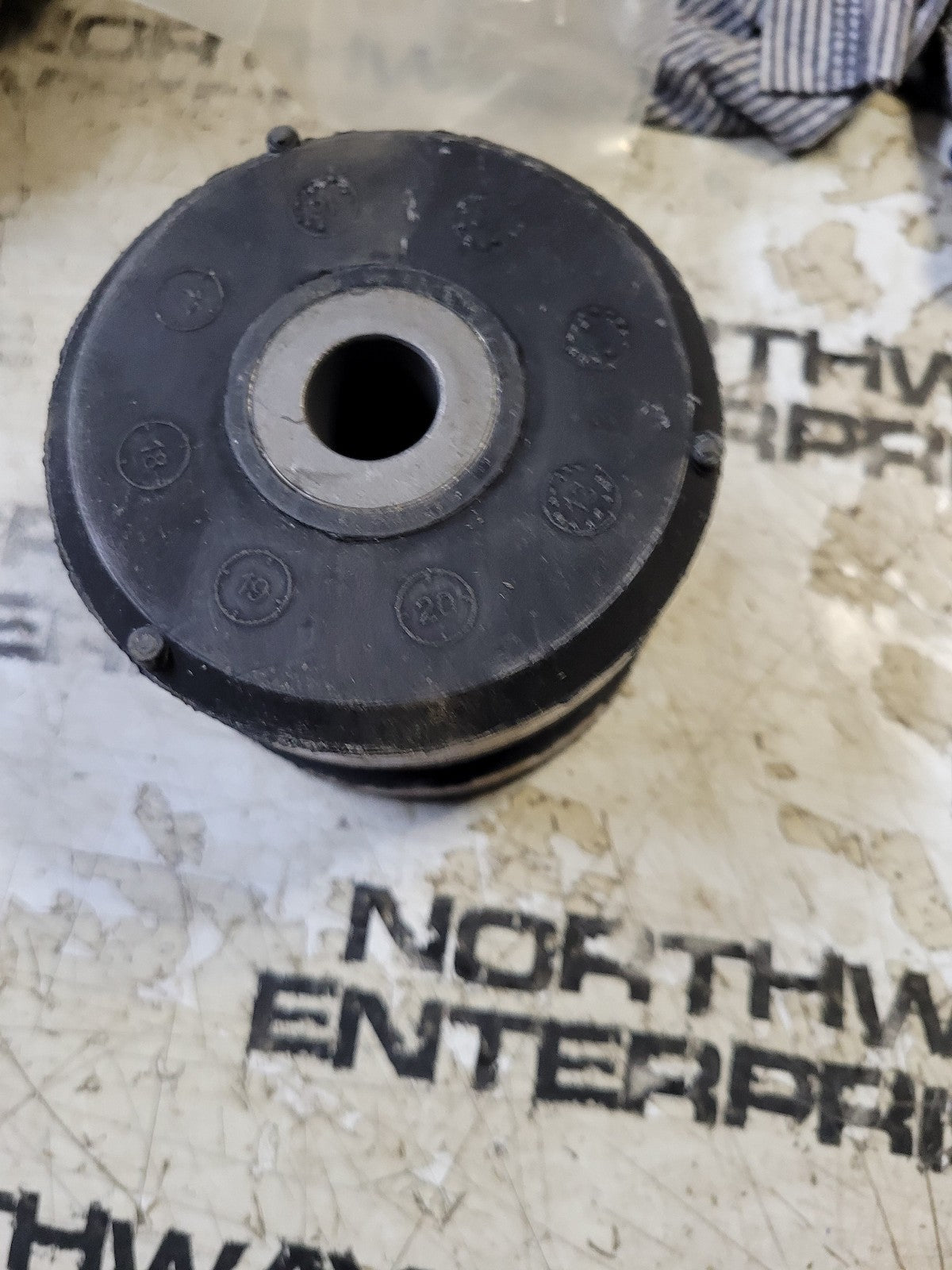 A1866875002  A18-66875-002 Cab Front Isolator, Hard Freightliner
