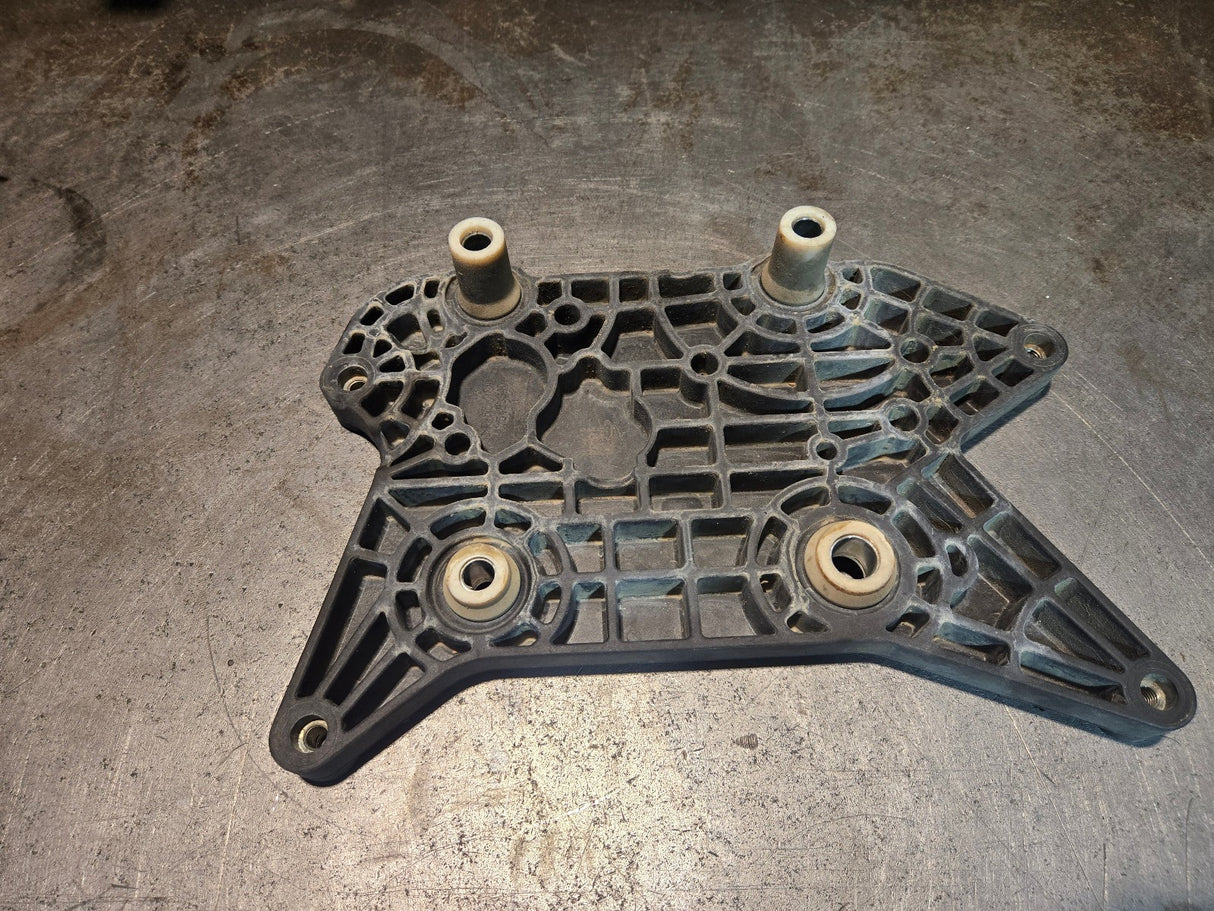6.7L CUMMINS 2019-2024 ECM MOUNTING PLATE BRACKET 5450640
