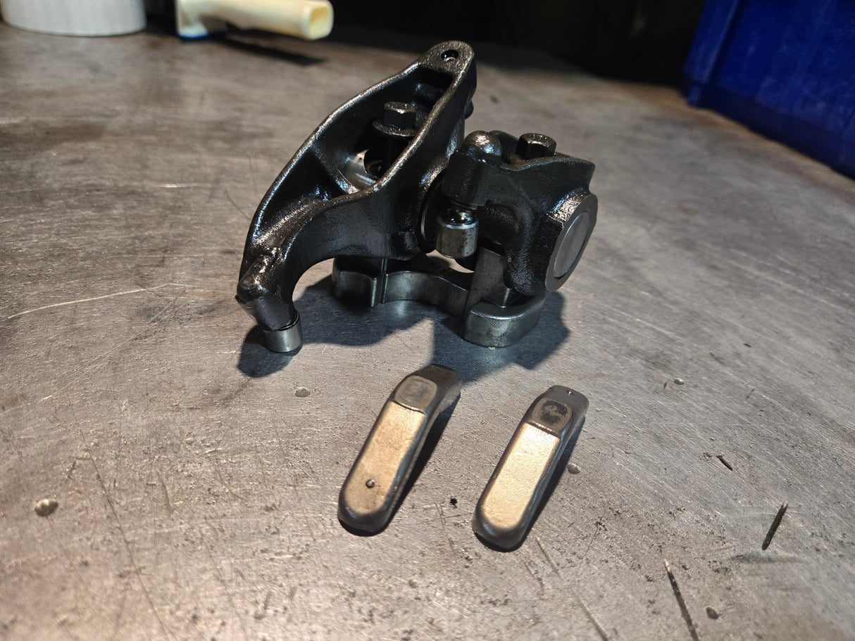 6.7L CUMMINS ETL 2019-2020 Mopar Valve Rocker Arm And Pivot 68447789AA