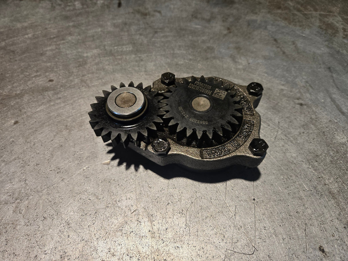 6.7L CUMMINS ETL 2023 ENGINE OIL PUMP 68447679AA 5562205