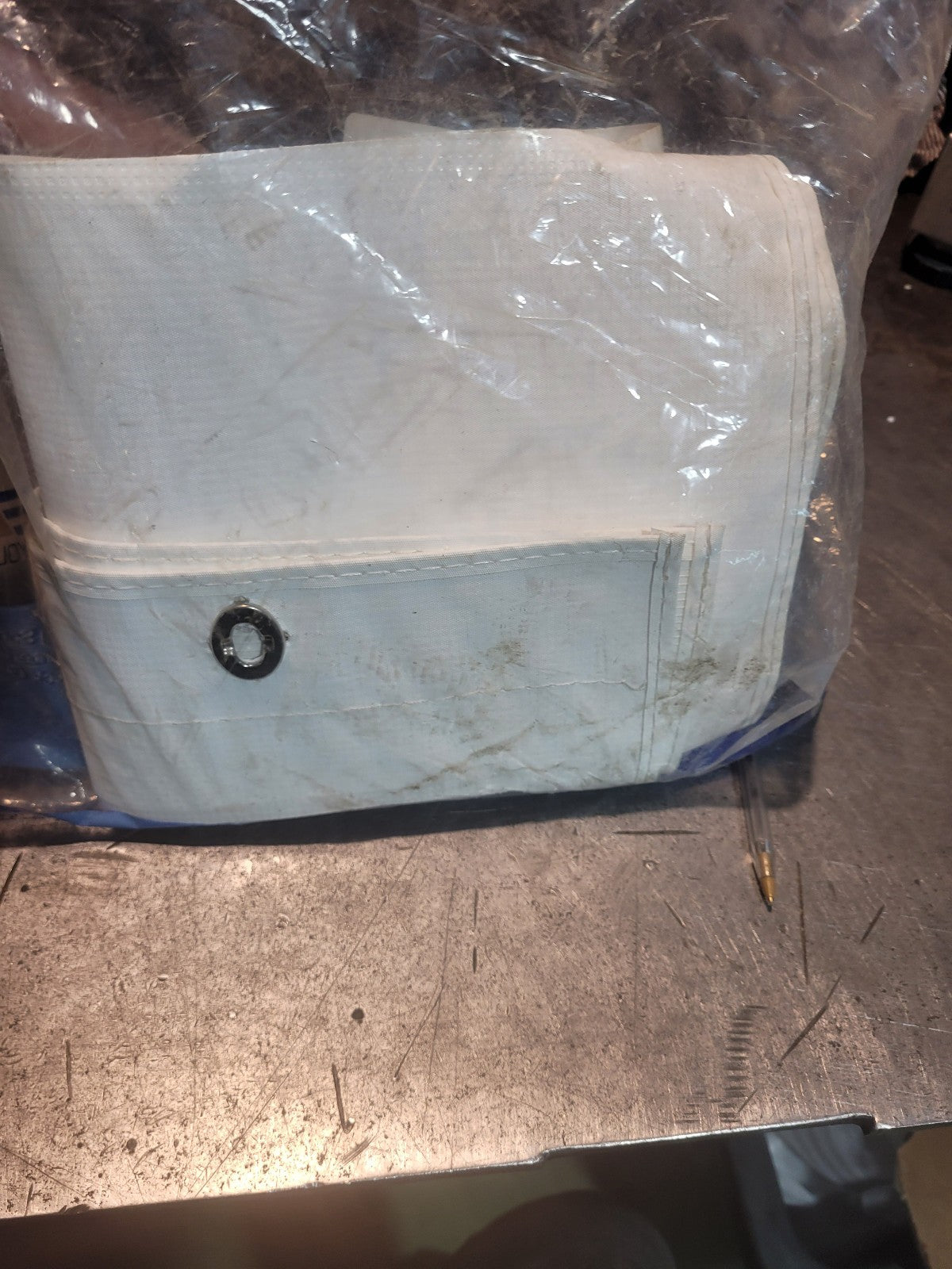 L22-6094 BELMOR KENWORTH PACCAR KW VINYL MESH