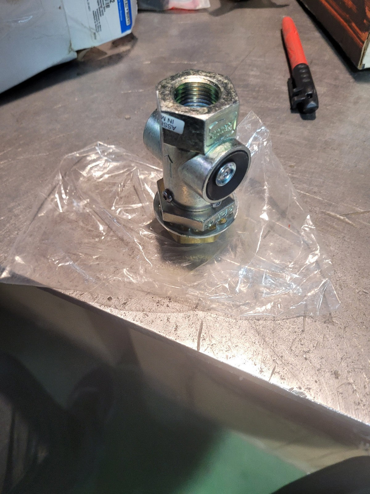 Bendix 800332 QR-L Quick Release Valve Air Brake Check