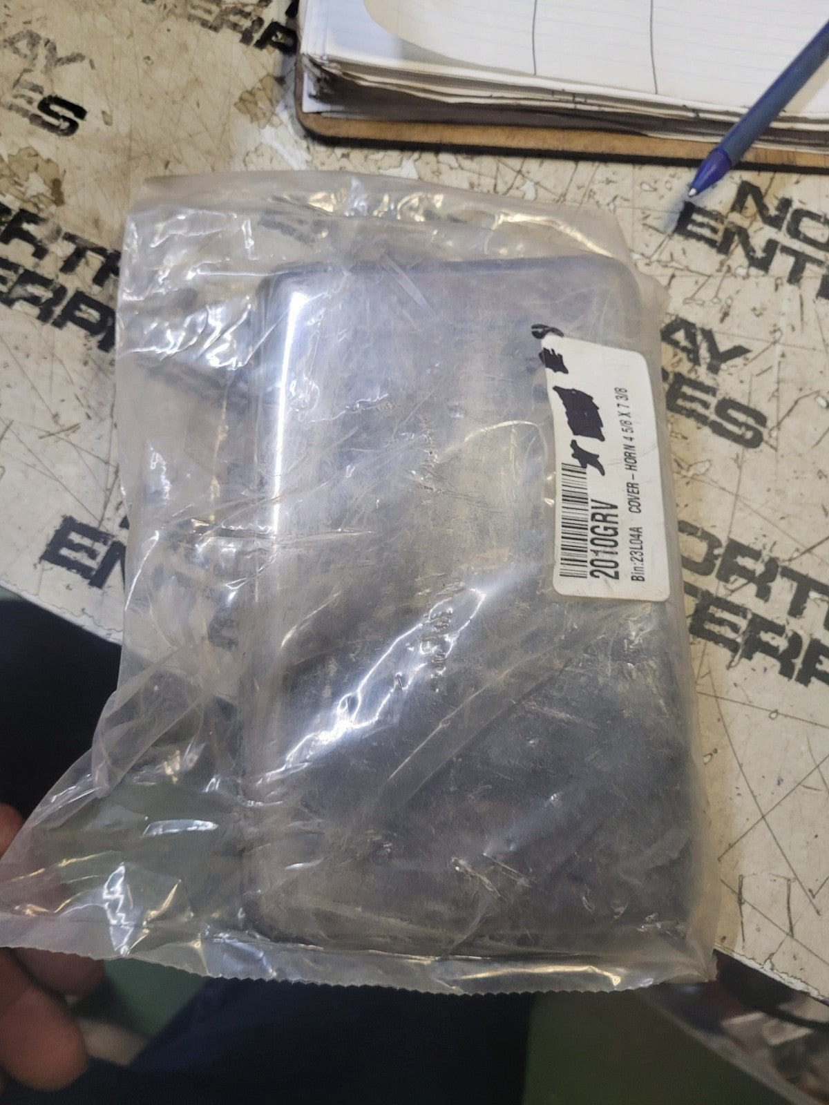 KENWORTH 2010GRV CHROME PLATE WEATHER SNOW SHIELD RECTANGULAR HORN COVER